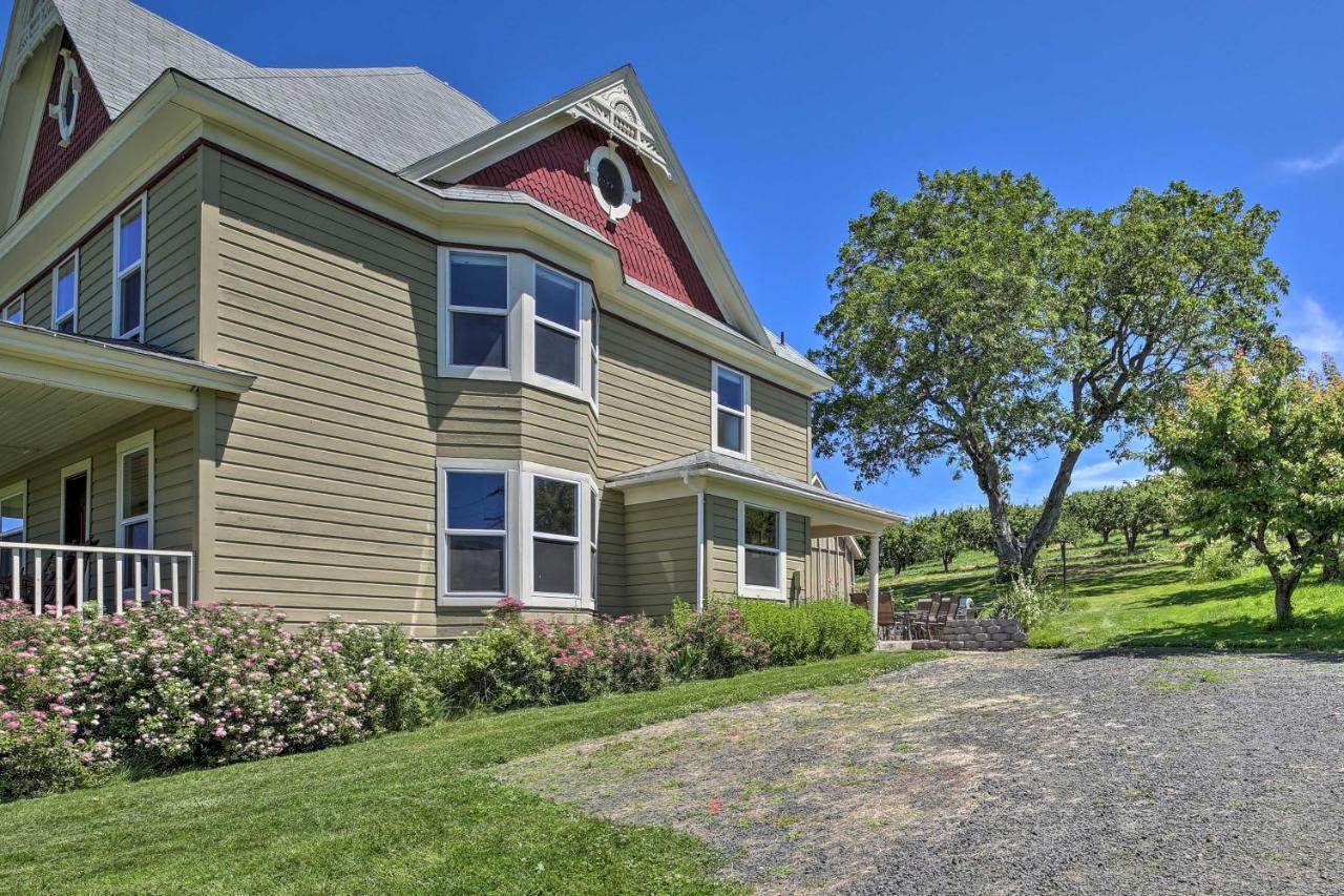 Storybook Glade Historical Homestead With Views! Hood River Eksteriør bilde