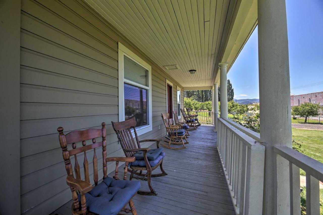 Storybook Glade Historical Homestead With Views! Hood River Eksteriør bilde